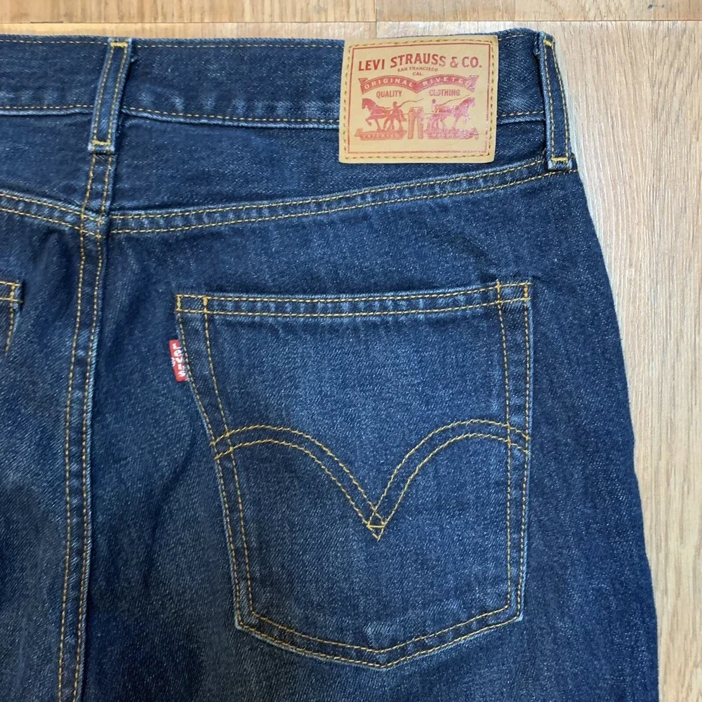 LEVI'S Women's 32 x 28 Straight Cut Cropped Frayed Hem Denim Jeans High Waist - Picture 5 of 11